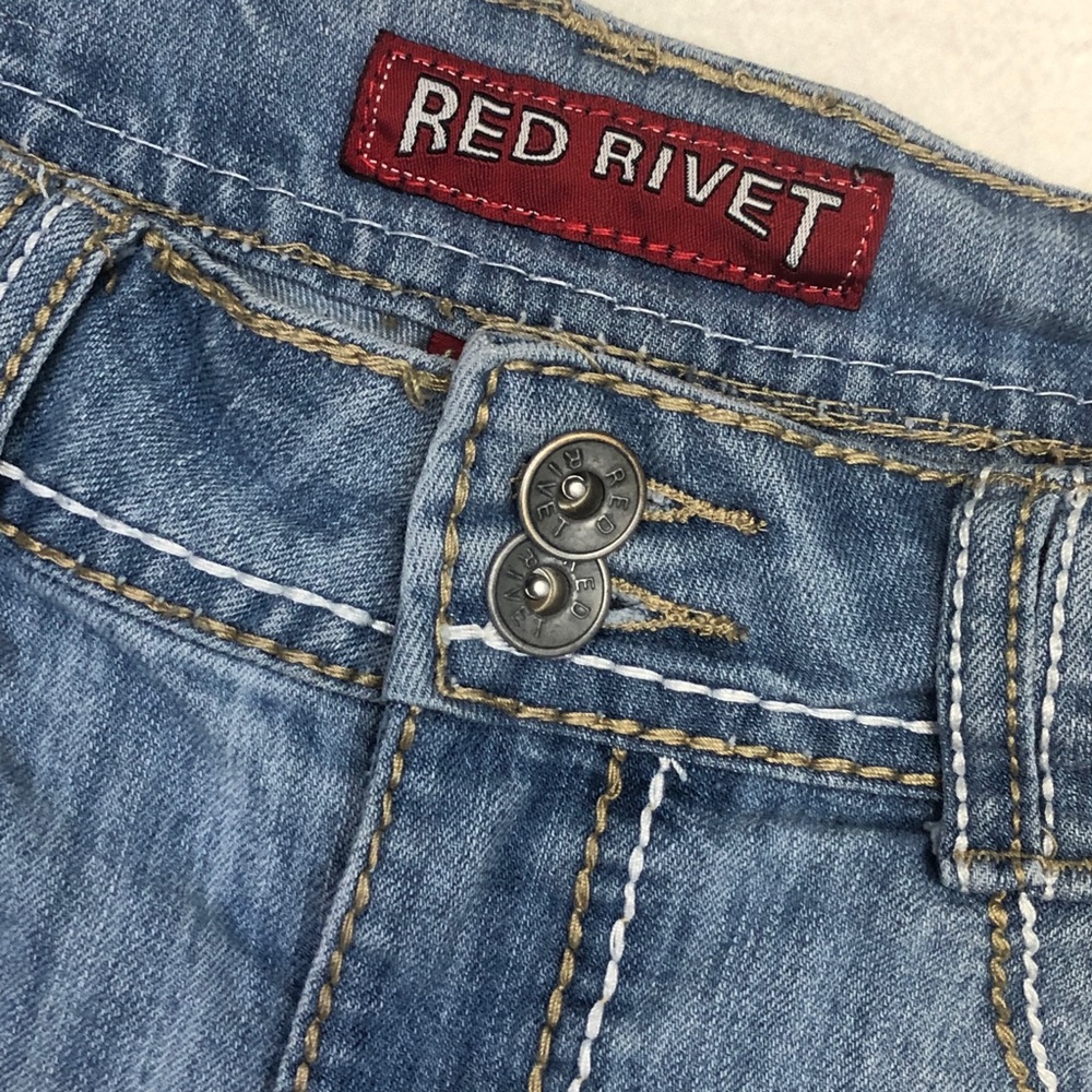 Red Rivet Jean Shorts - Picture 3 of 10